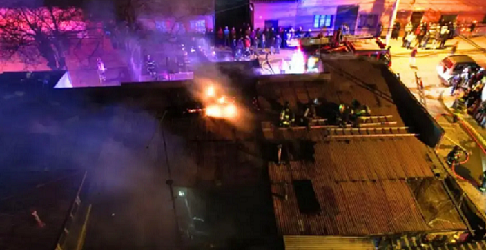 Venezolano provocó gran incendio en Chile en su intento de quemar la casa de su ex y dejó familias damnificadas