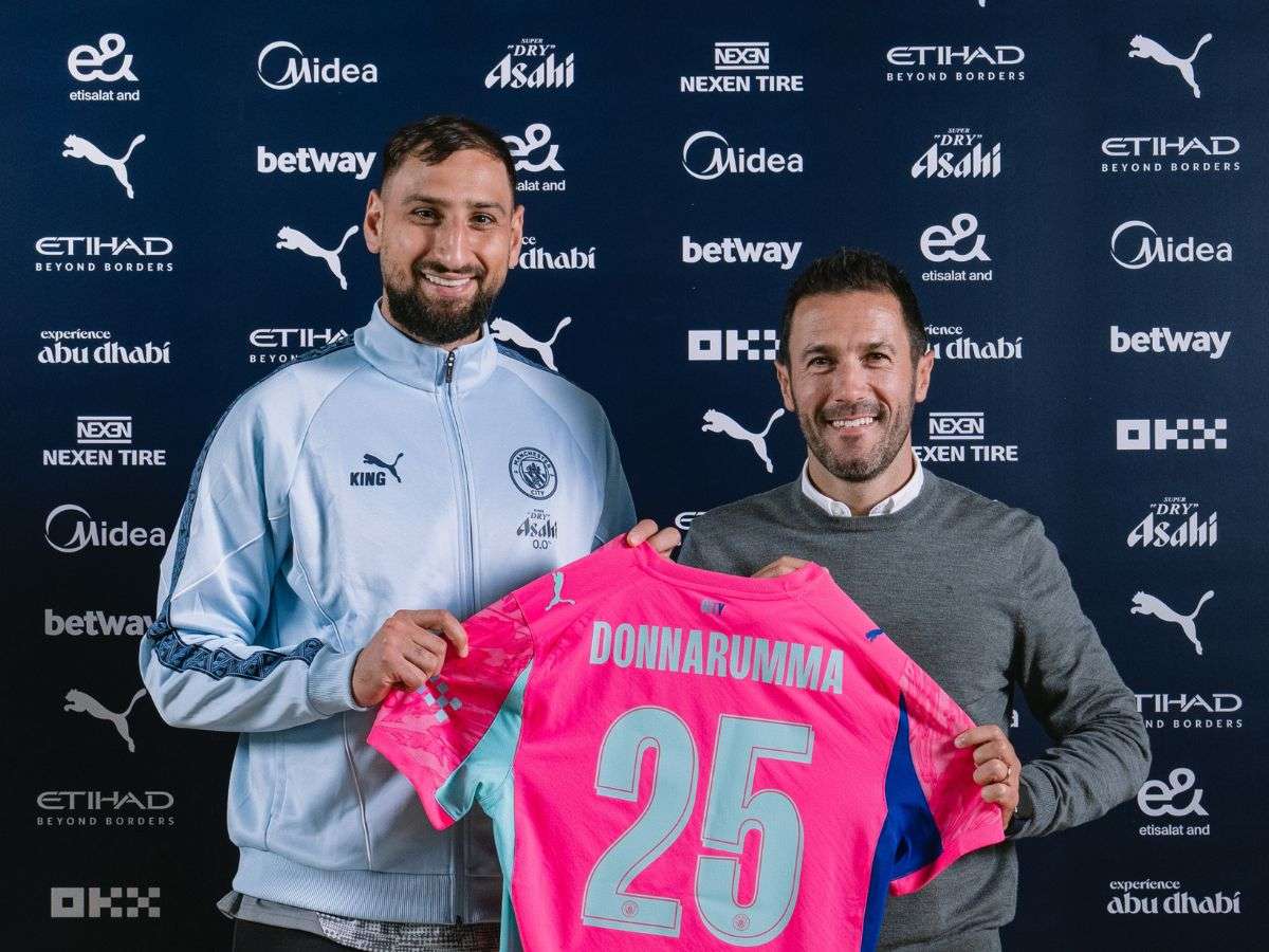 Donnarumma fue presentado en el Man City