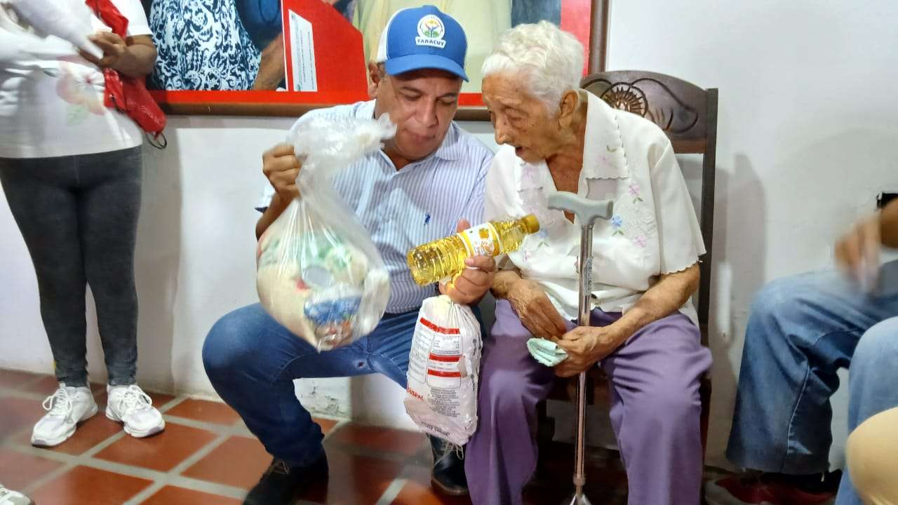 550 abuelitos de Yaracuy reciben apoyo alimenticio en jornada especial