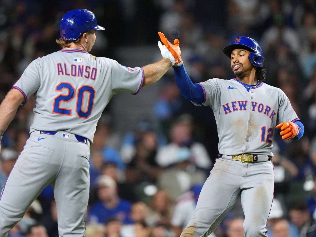 Lindor fija récord de peloteros con 30-30