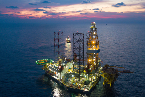 China inició instalación de la primera plataforma petrolera flotante en el Lago de Maracaibo