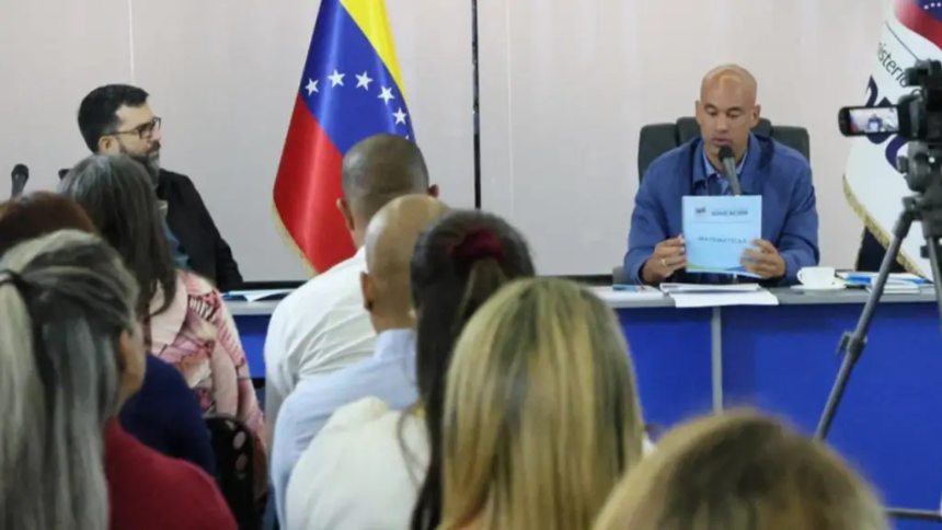 'Más de 110 mil estudiantes no escolarizados volverán al sistema educativo este lunes'