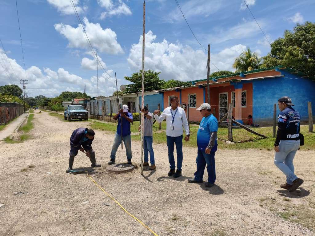 Hidrocentro construye 539 metros de colector de aguas servidas