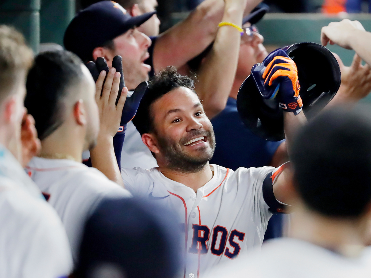 José Altuve aportó un cuadrangular a la victoria de los Astros