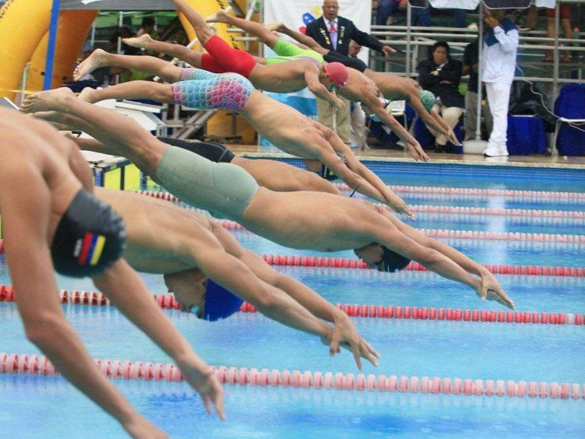 Natación juvenil cumplió en el suramericano