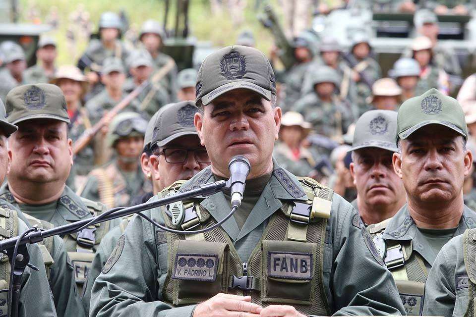 Padrino López a los pescadores: no tengan terror, los vamos a proteger