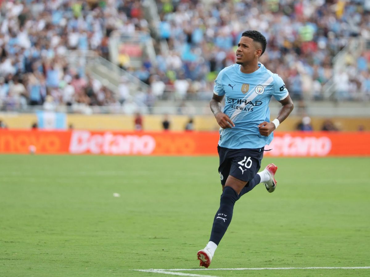 Manchester City amarra a Savinho hasta 2031