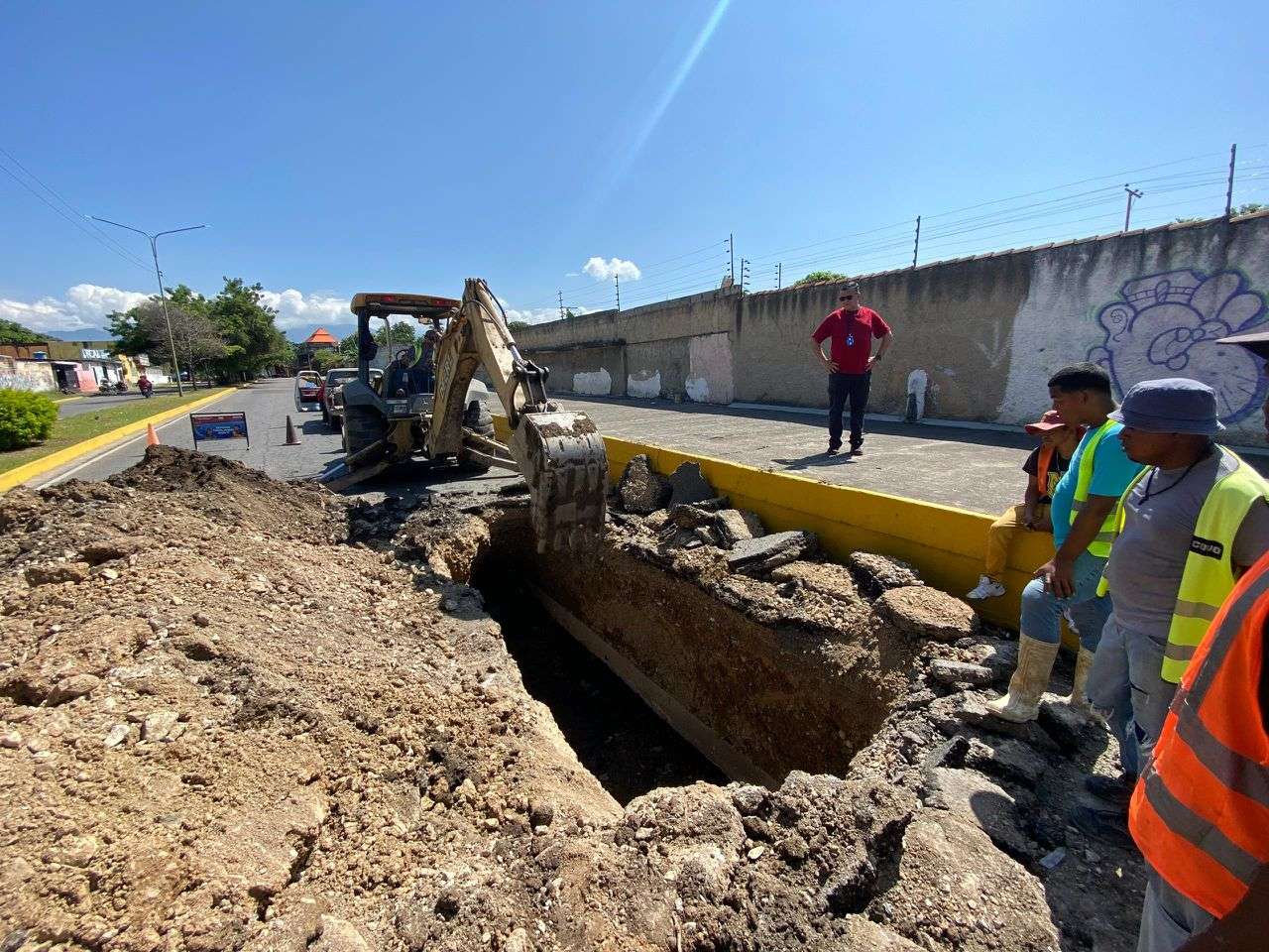 En riesgo 10 viviendas por socavón en la Av. Fuerzas Aéreas de Maracay
