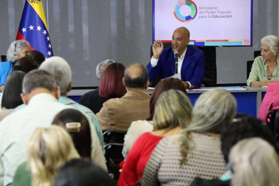 Inicia plan nacional de formación docente 2025-2026 enfocado en la identidad