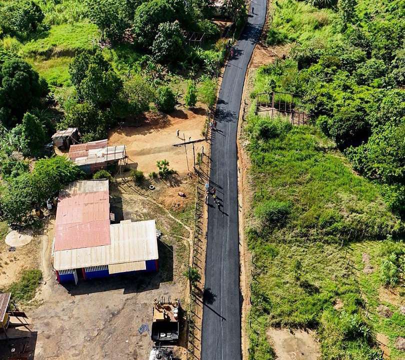 Rehabilitan otros 15 km en la vía que conecta Anzoátegui con Guárico