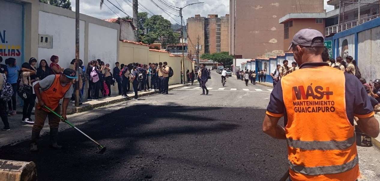 Destinan 4.000 toneladas de asfalto para vialidad de Guaicaipuro