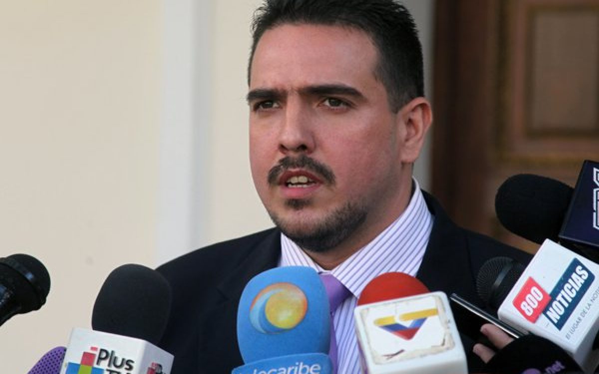 Stalin González rechaza injerencia militar extranjera y llama al diálogo para resolver conflictos de Venezuela