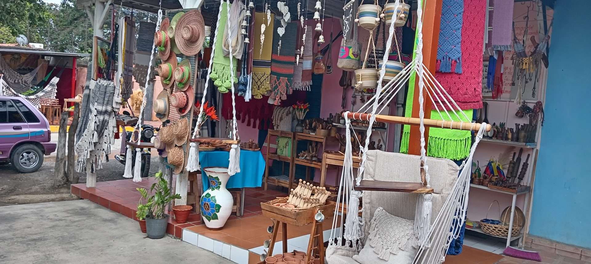En Tintorero, el arte y el color ofrecen una ruta sin itinerario
