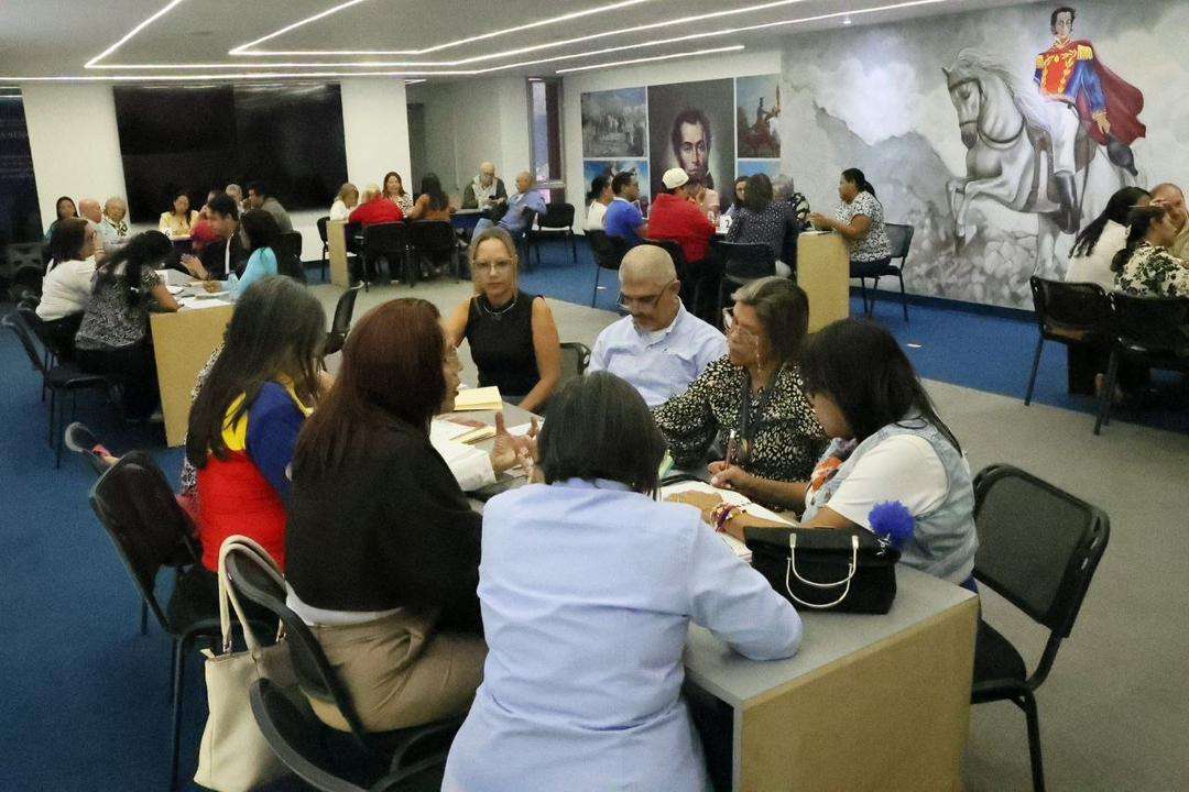 Instalan comisión para evaluar impacto de las tareas escolares