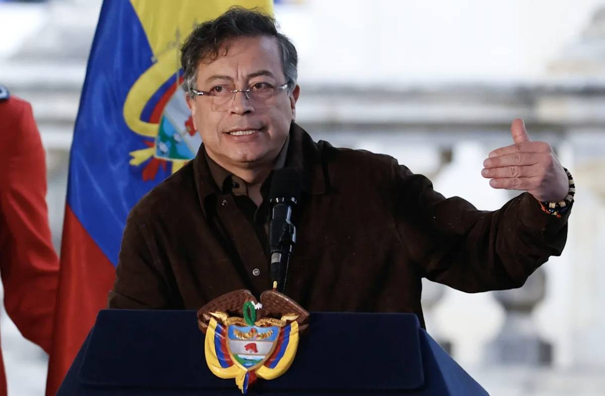 Petro da por “suspendido de facto” el TLC con EEUU