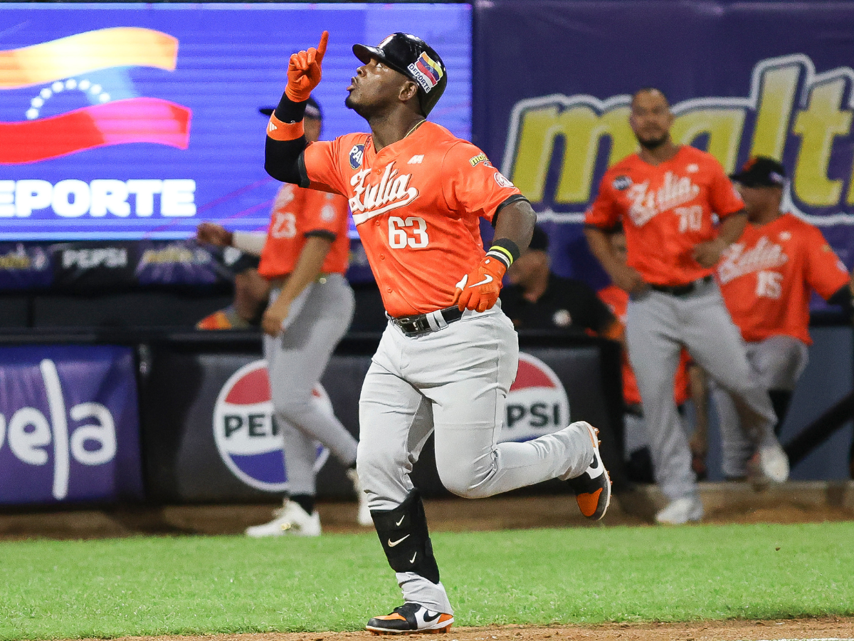 Yonathan Perlaza le pasó la aplanadora a Tiburones
