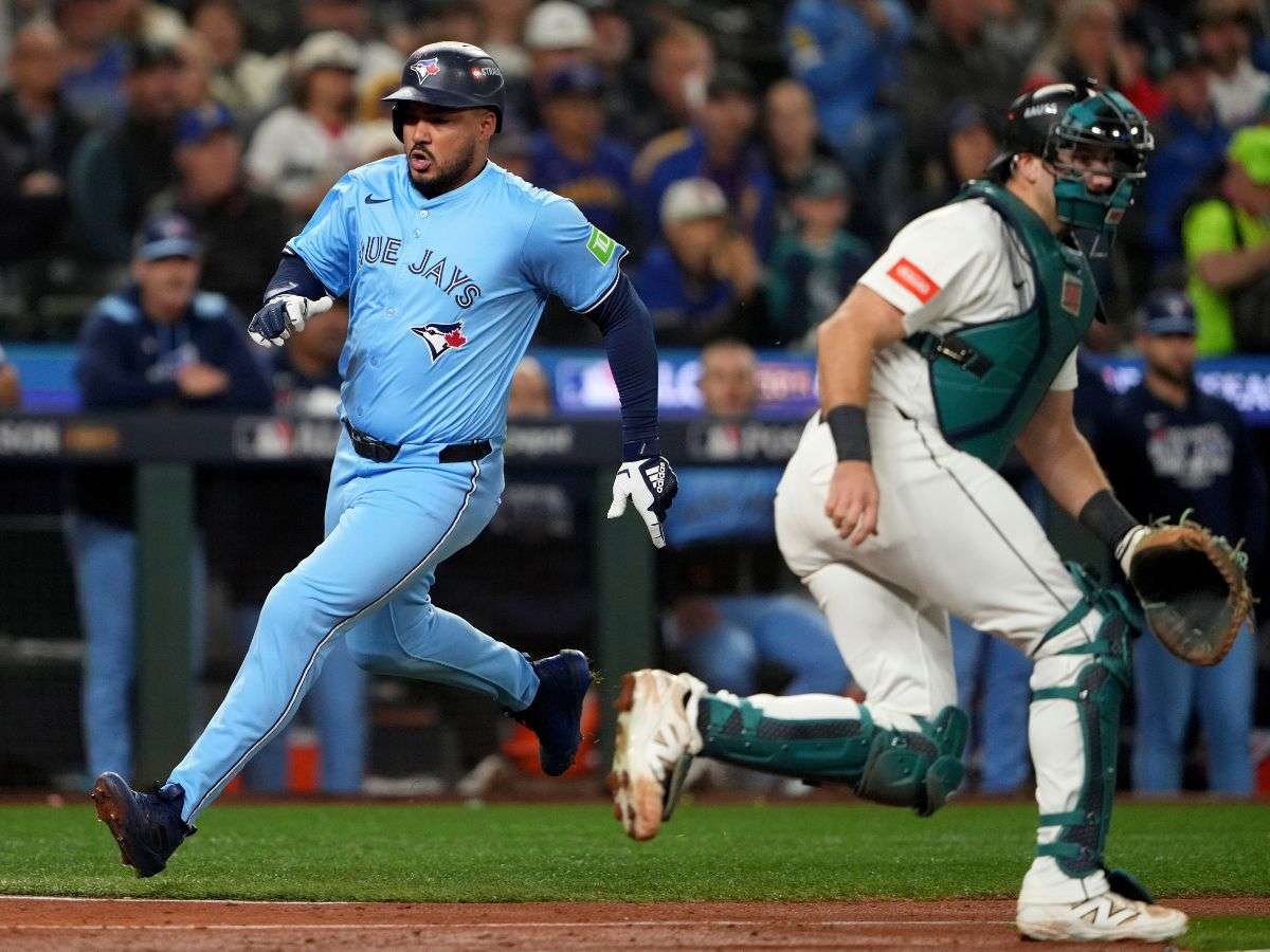 Anthony Santander aclara su salida de Azulejos
