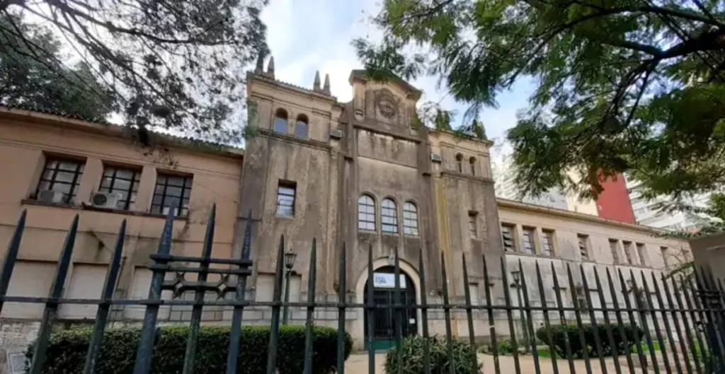 ¡Inaceptable! Maestra argentina atacó a una niña venezolana por defender a su compañera: 'Vuélvase a su país'