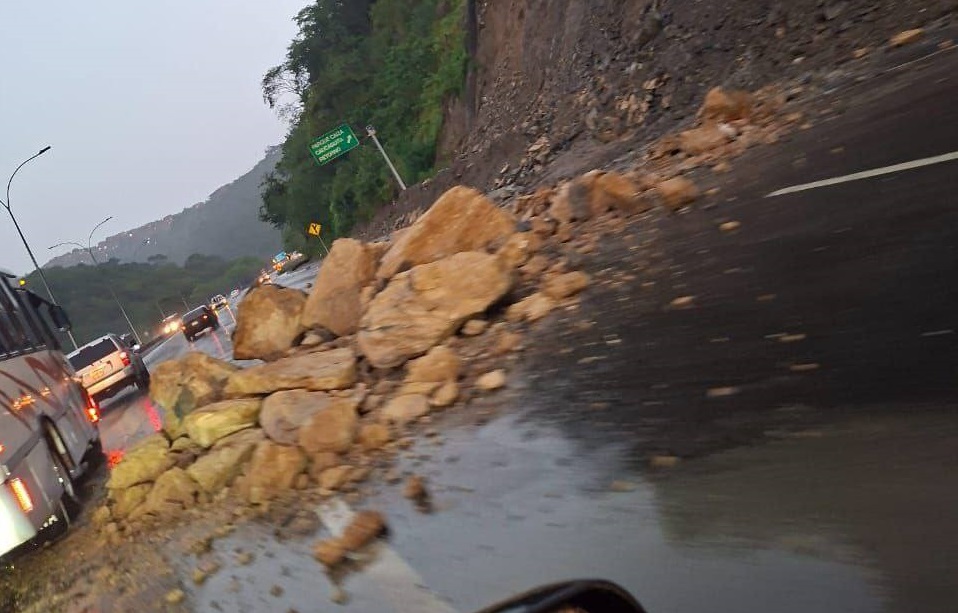 Inundaciones y derrumbes afectan diversas regiones del país