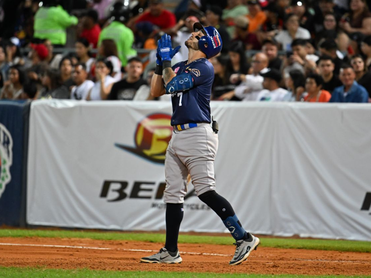 Magallanes madrugó a Wicklander y dividió ante Águilas