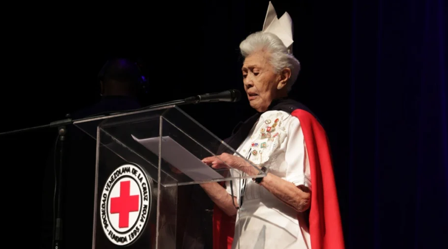 María Teresa Párima a sus 94 años recibe el mayor honor mundial de la enfermería