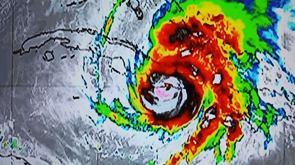 Huracán Melissa llega a Cuba con categoría 3