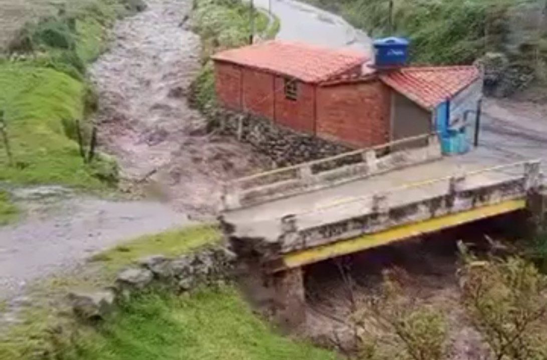 Fuertes lluvias en Mérida causan desbordamientos y daños en las carreteras