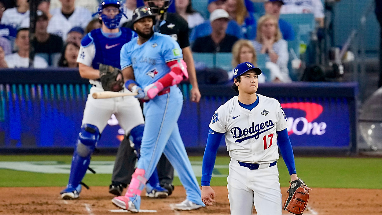 Los Azulejos de Toronto le batearon a Shohei Ohtani e igualaron la Serie Mundial
