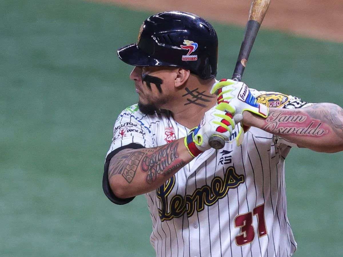 Oswaldo Arcia igualó marca jonronera de Roberto Zambrano