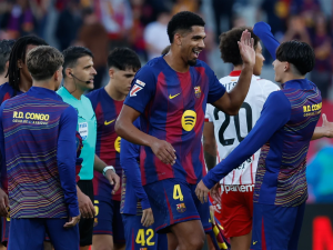 Ronald Araújo jugará en el Liverpool