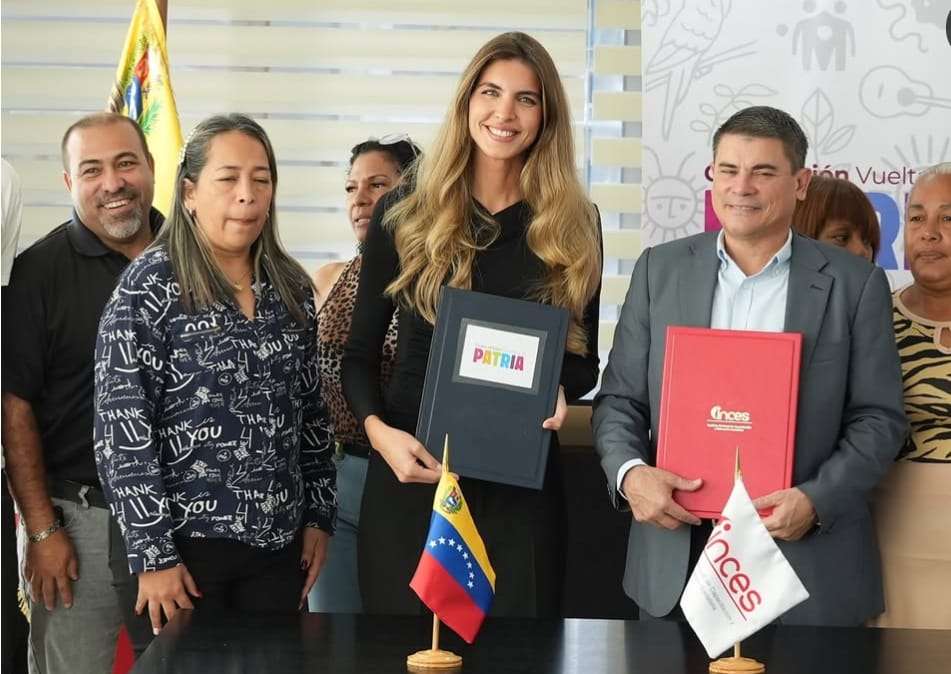 Vuelta a la Patria e Inces firman convenio para formación de repatriados