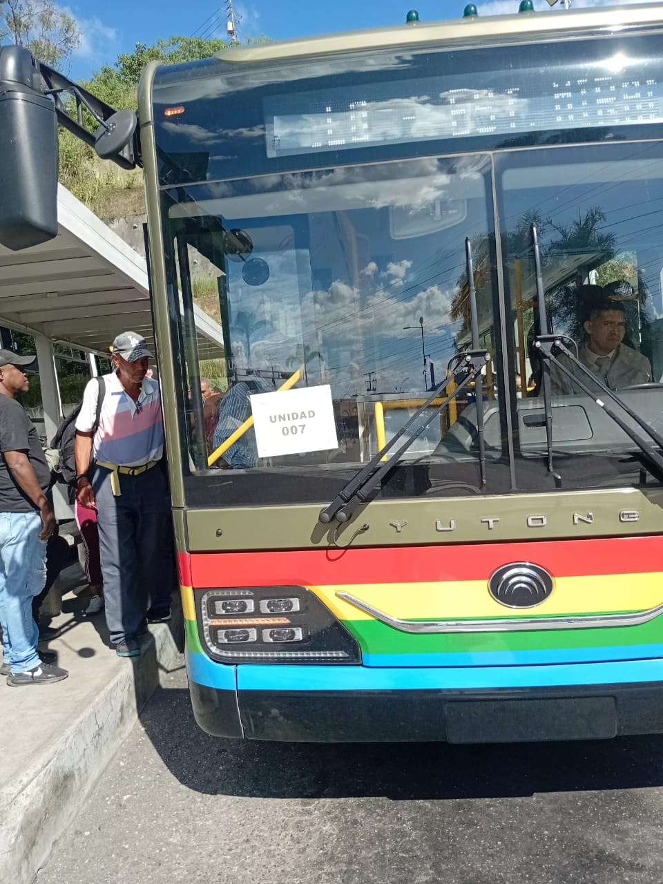 Metrobús estrenó nueva parada en el terminal de El Hatillo