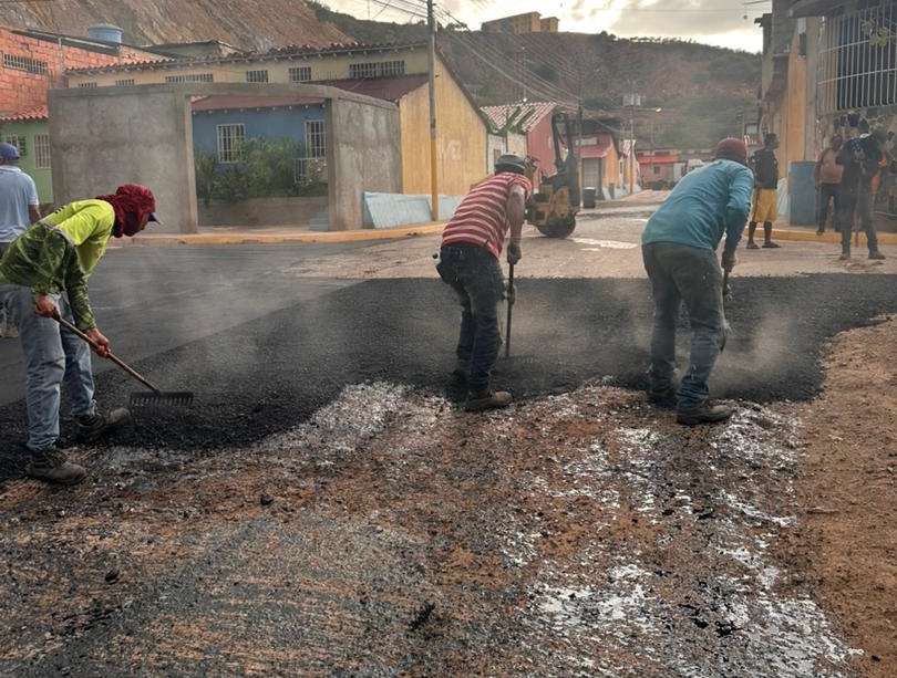 Inician plan especial de asfaltado en Güiria estado Sucre 