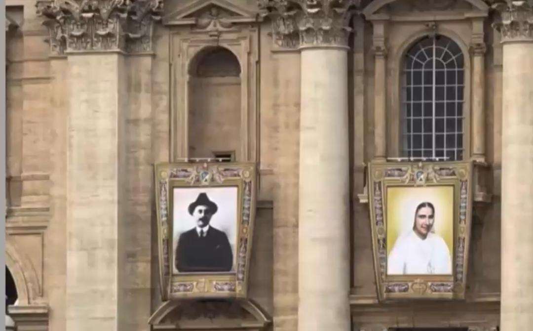 Exhiben imágenes de José Gregorio y Rendiles en la Basílica de San Pedro