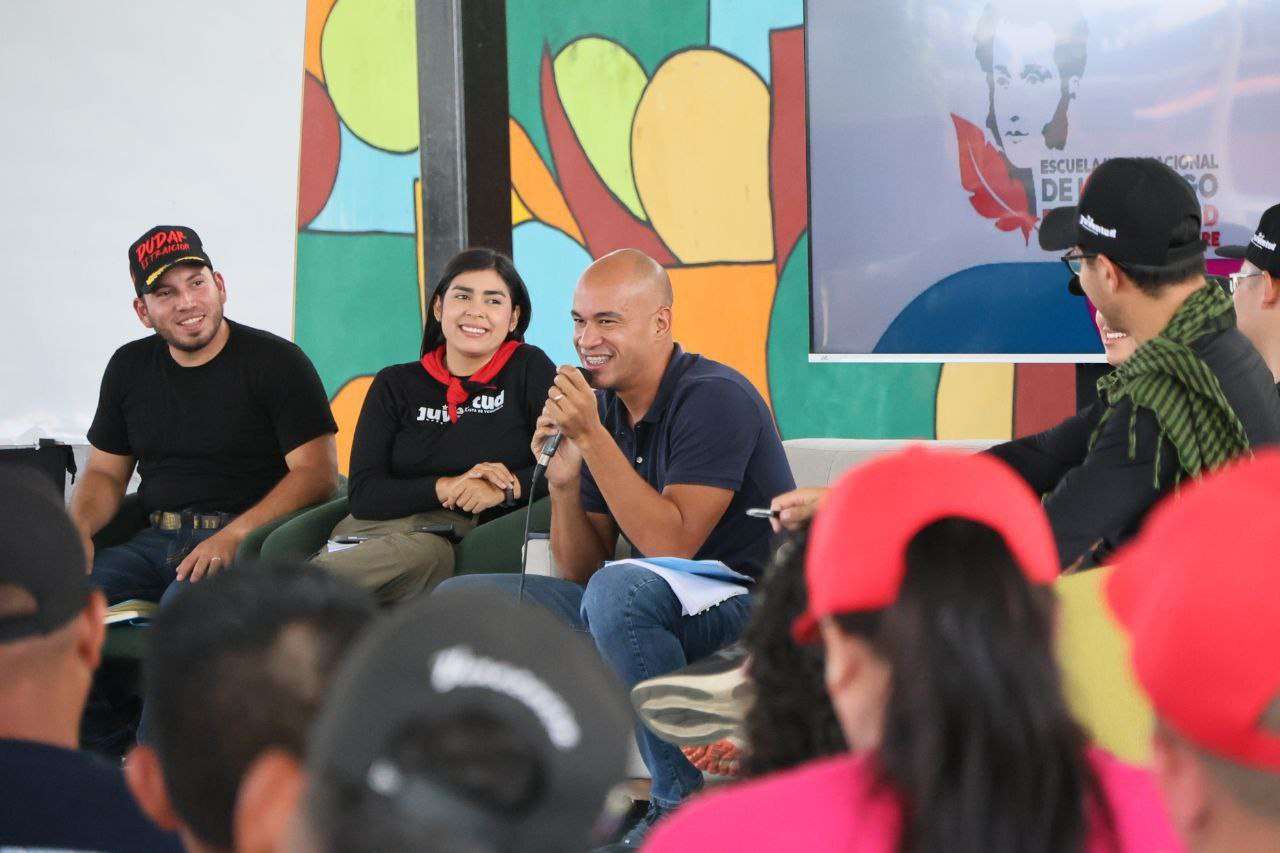 Héctor Rodríguez orientó tareas estratégicas a la red de jóvenes parlamentarios