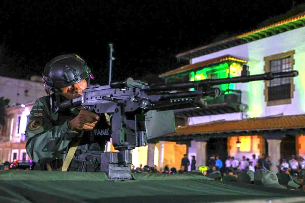 Afinando la maquinaria militar - Últimas Noticias