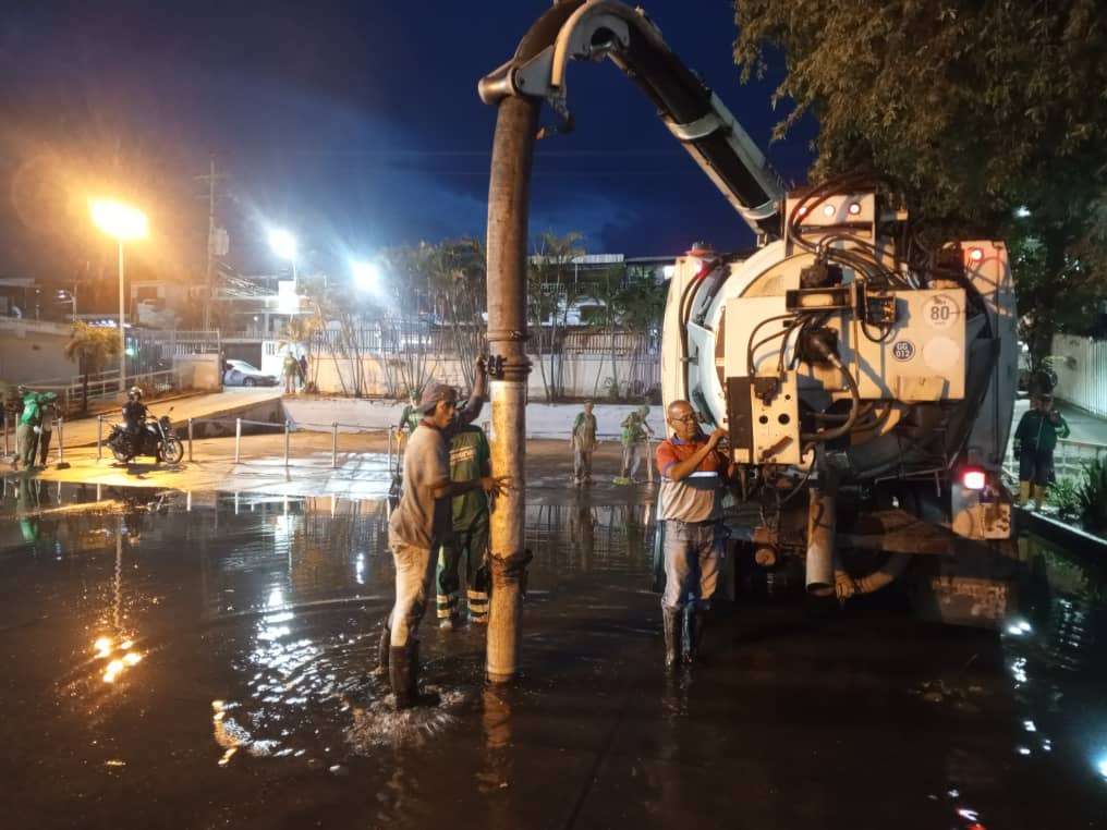 Atienden afectación por lluvias en el Hospital del IVSS en Guarenas
