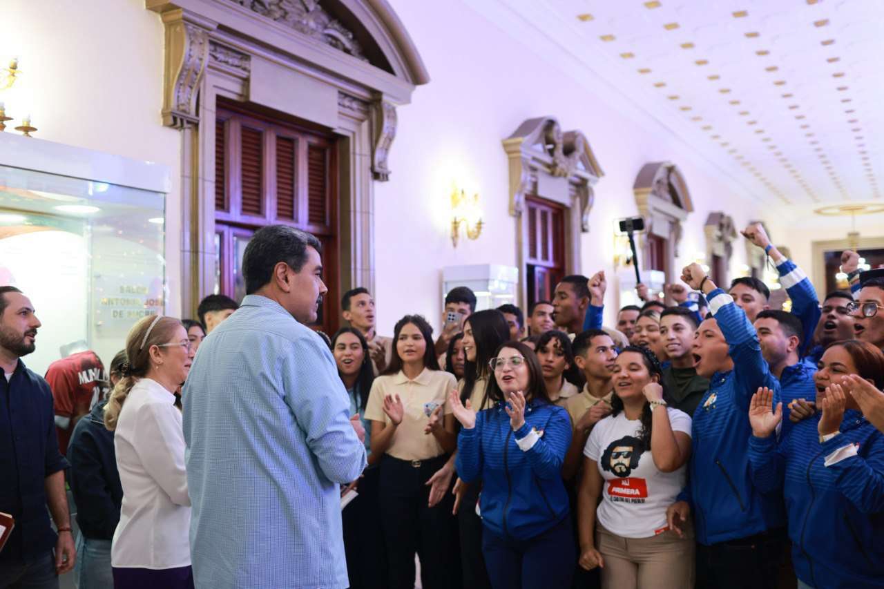 Presidente instala el Consejo de Gobierno Estudiantil