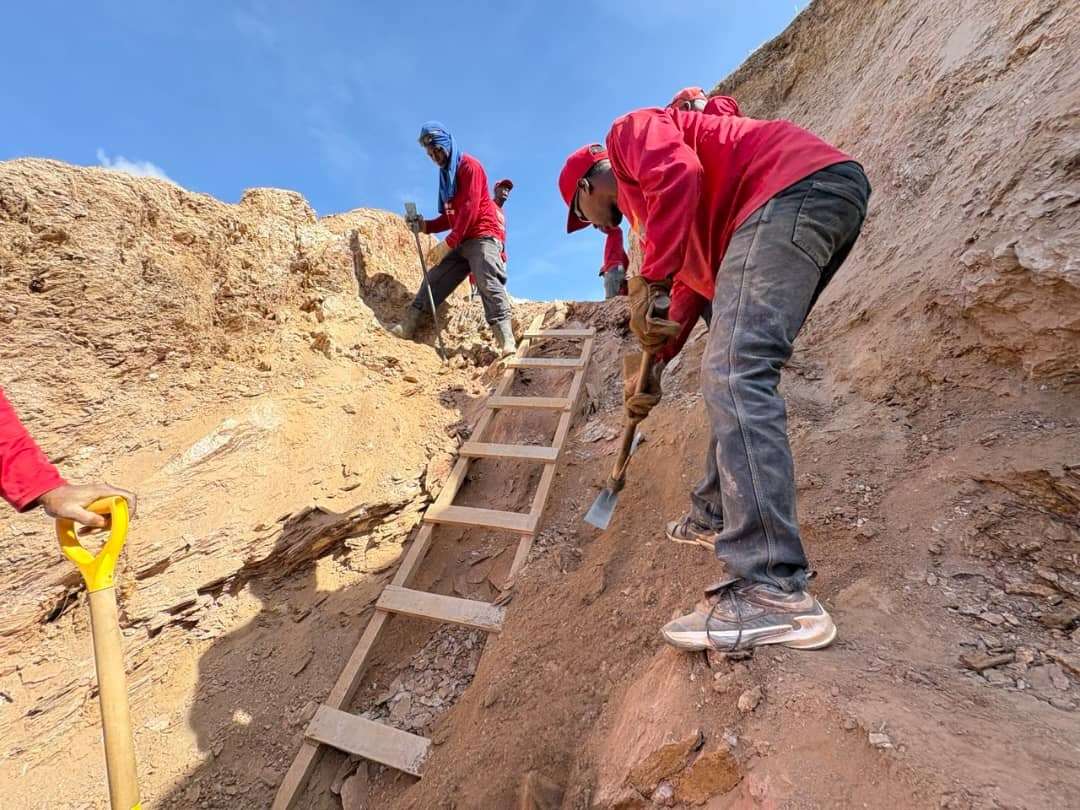 Construyen mirador De Cara al Río en El Llanito