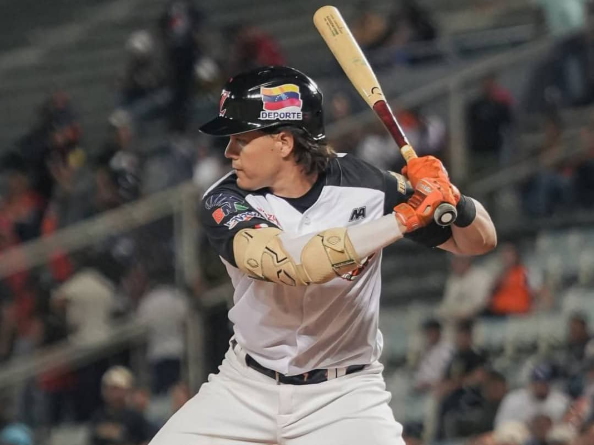 Rapaces sacaron las garras para vencer a Tiburones sobre el final