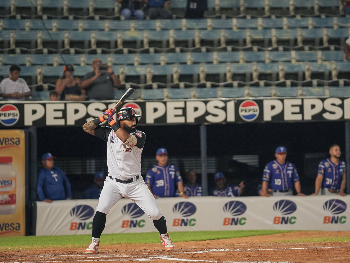 Alí Castillo empata marca de "Pepita" Muñoz en Águilas