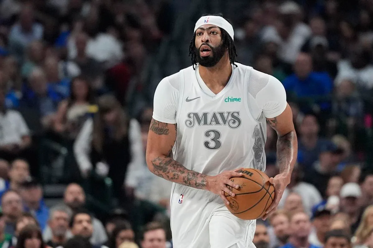 Anthony Davis podría salir de Mavericks en esta campaña