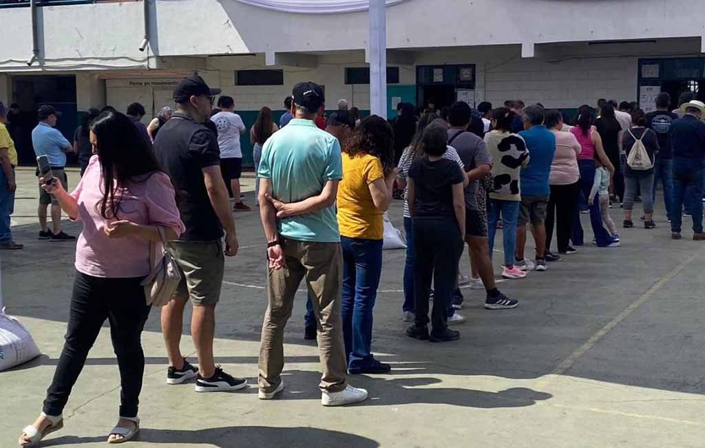 Con buena asistencia y normalidad concluyeron elecciones en Chile