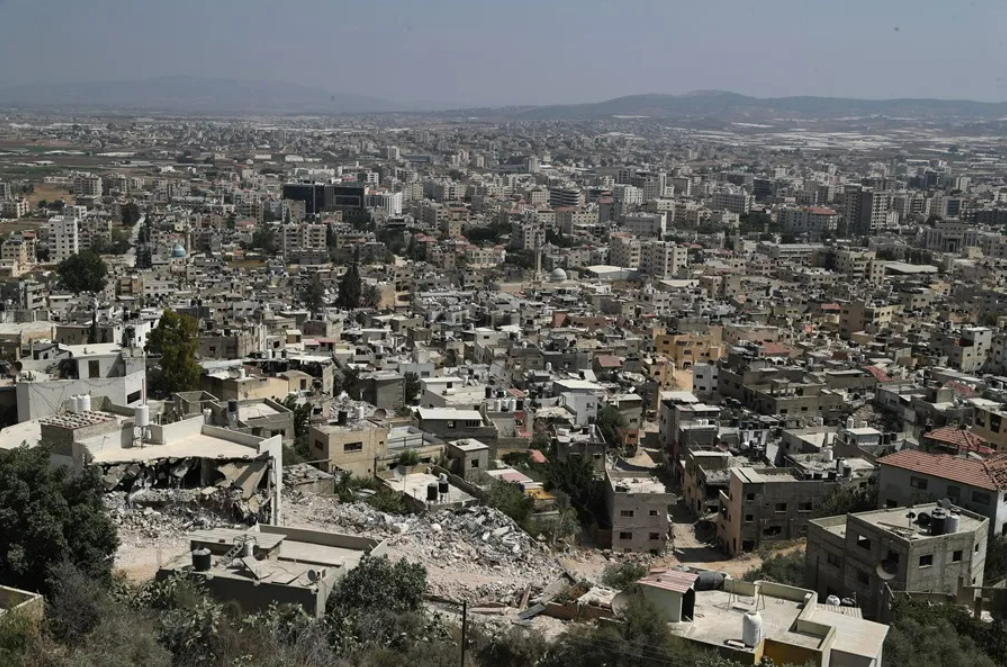 Denuncian crímenes de guerra por desplazamiento de 32.000 palestinos en Cisjordania