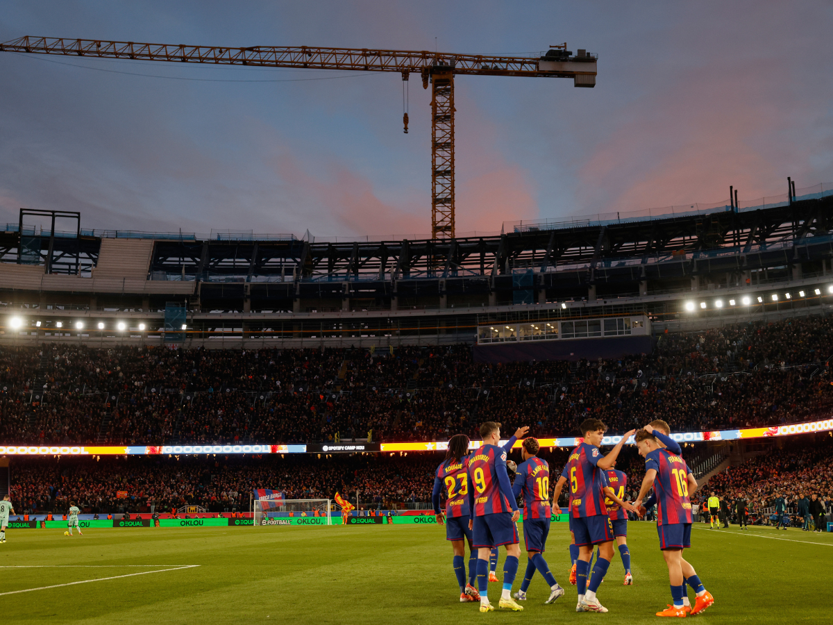 Barcelona goleó en su regreso al Camp Nou