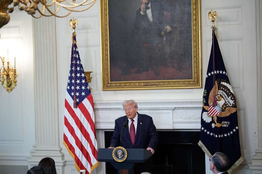 Gobierno de Trump registra cierre más largo y asfixia economía de trabajadores