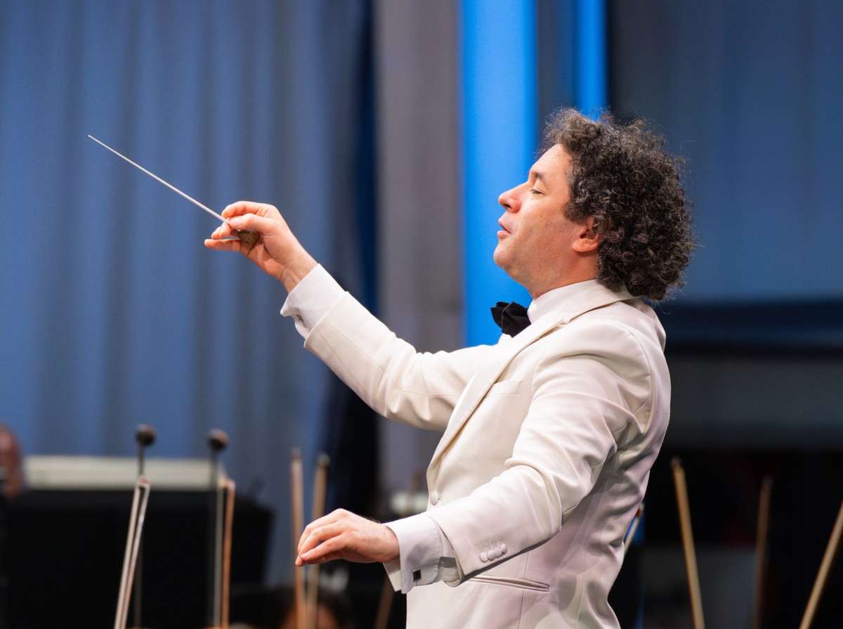 ONG aliada de la oposición acosa a Dudamel en Nueva York