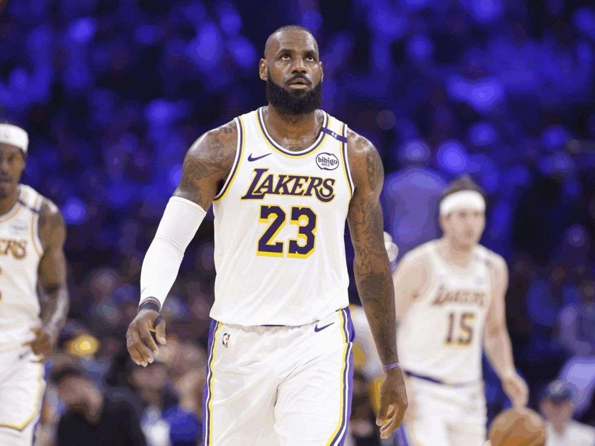 LeBron James desconoce si debutará el martes en la temporada