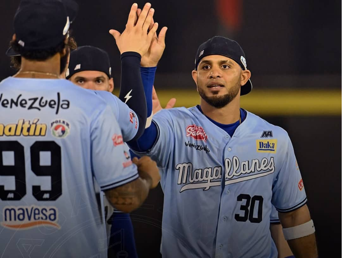 Magallanes blanquearon en el José Bernardo Pérez