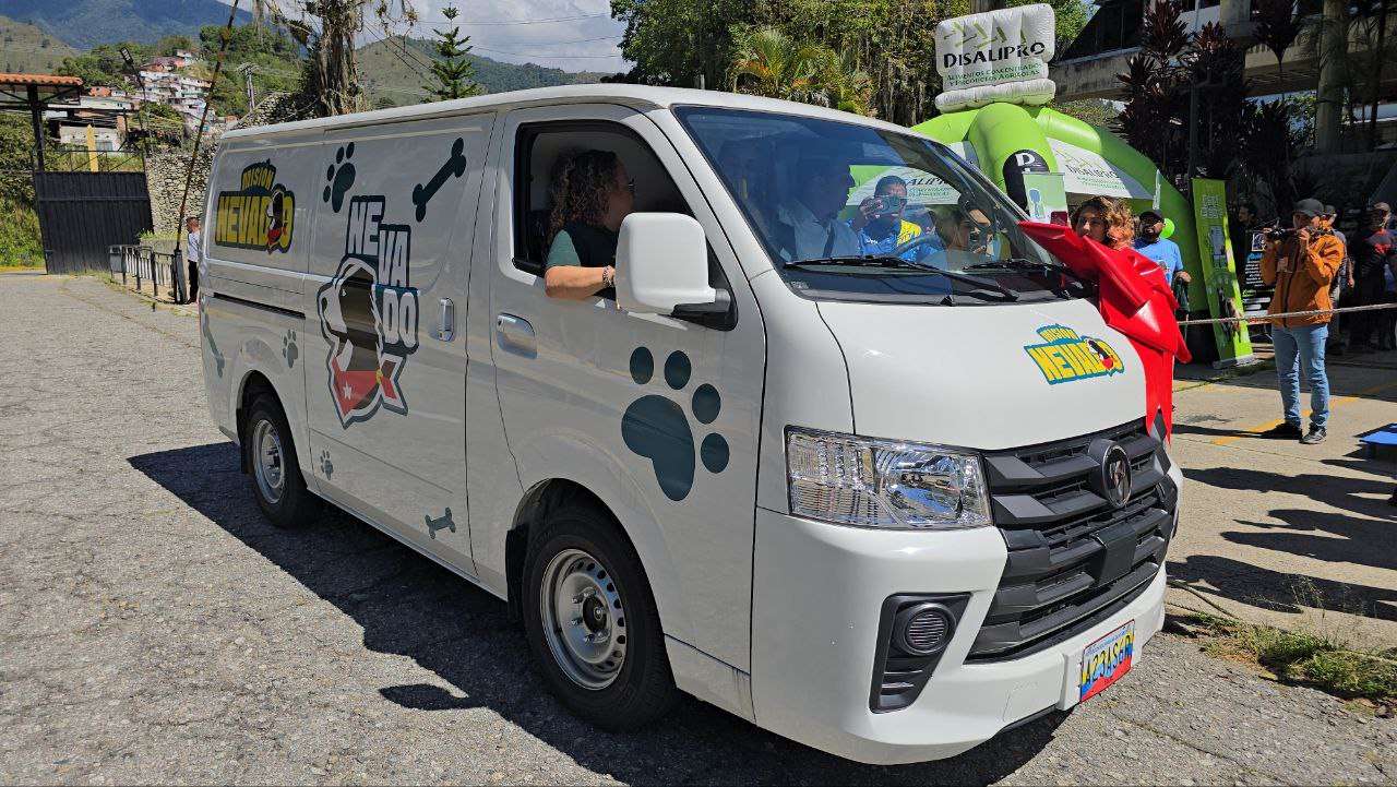 Misión Nevado en Mérida recibió unidad móvil veterinaria